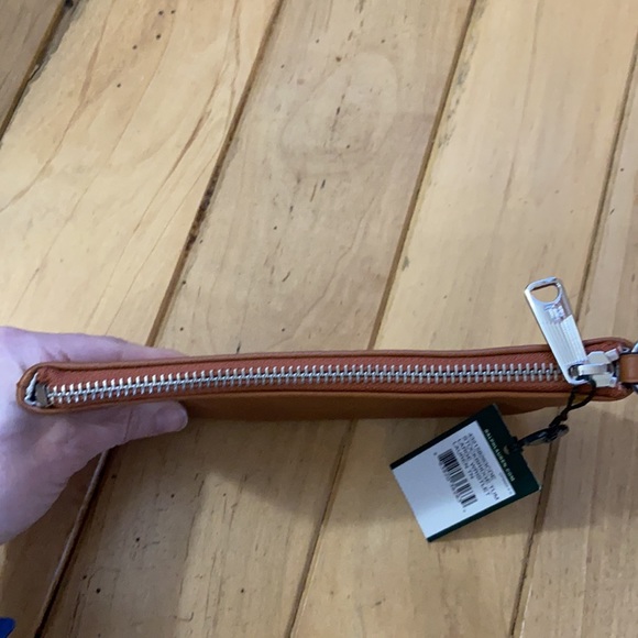 NWT Ralph Lauren Stockbridge Tum Large Wristlet - Picture 6 of 10